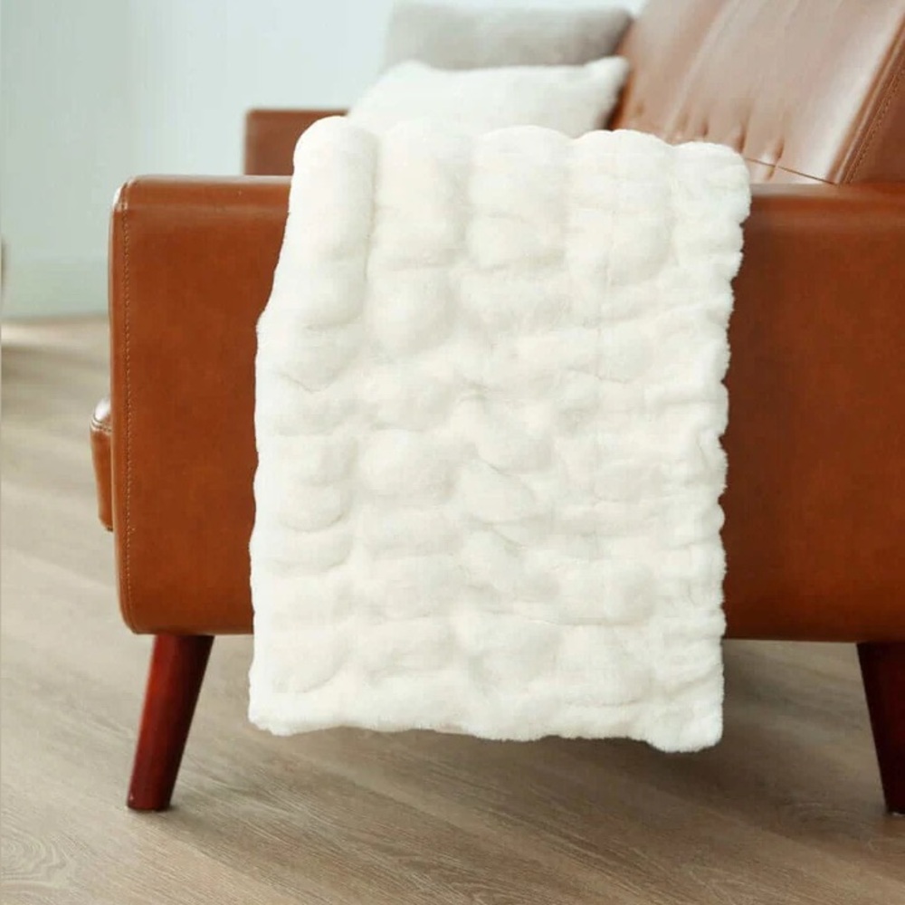 NWT Minky Couture Hugs, Cream, Grande Size, 60 inches x 84 inches - Picture 7 of 7